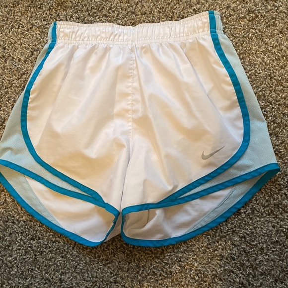 3 pairs!!! Womens NIKE running shorts - Picture 4 of 7